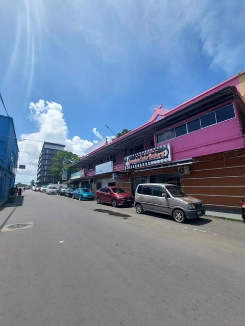 Property building, Day, Neighbourhood, Street view, Location, Parking