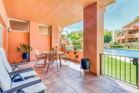 Balcony/Terrace, Pool view, Swimming pool, sunbed