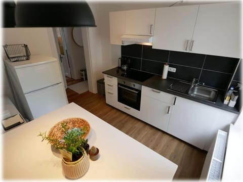 Gemütlich - 2 Zimmer-Altbau, 24h Check-in Apartment in Kiel