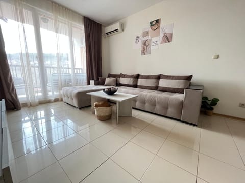 Living room, Seating area, air conditioner