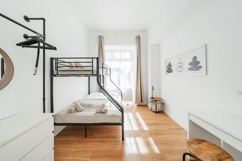 Bed, Photo of the whole room, bunk bed
