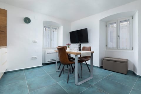 Studio, 70 steps from the beach Apartment in Lika-Senj County