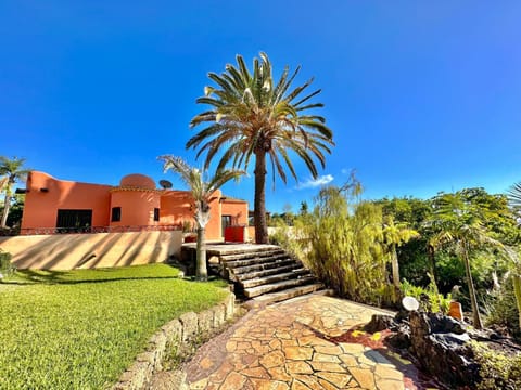 Property building, Garden, Lobby or reception