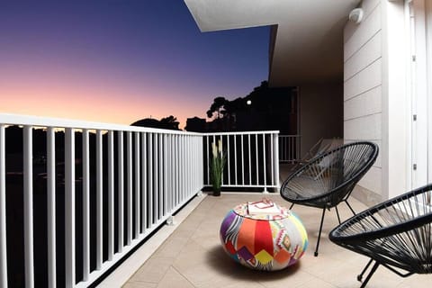 Patio, Day, View (from property/room), Balcony/Terrace, Seating area, Sunset