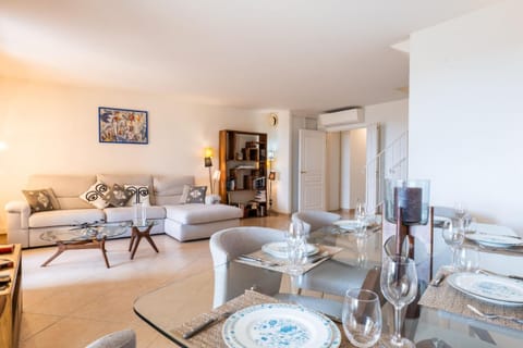 Beautiful and peaceful villa in a residence House in Villeneuve-Loubet