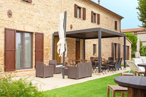 Property building, Spring, Day, Garden view