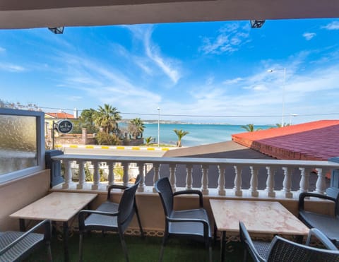 Natural landscape, Balcony/Terrace, Seating area, Sea view