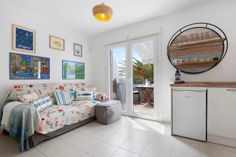 Property building, Living room, Bedroom