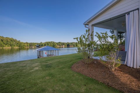 Lake Daze on Lake Martin House in Alexander City