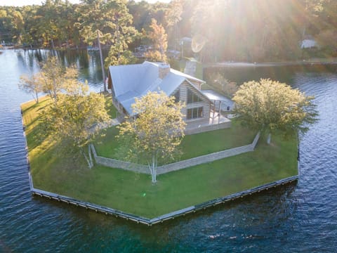Sailboat Point House in Lake Martin