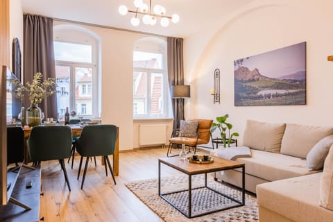 View (from property/room), Living room, Seating area, Dining area