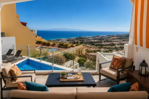 Nearby landmark, Natural landscape, View (from property/room), Balcony/Terrace, Seating area, Mountain view, Pool view, Sea view, Swimming pool, sunbed