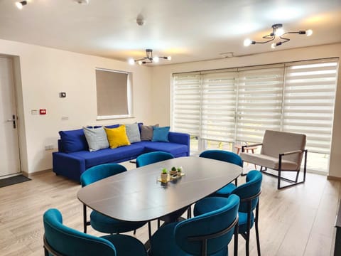 Living room, Seating area, Dining area