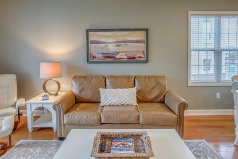 Golf Resort Condo with Pool in North Myrtle Beach! Apartment in North Myrtle Beach