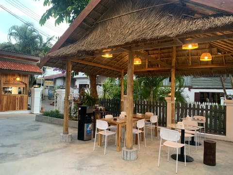 Property building, Breakfast