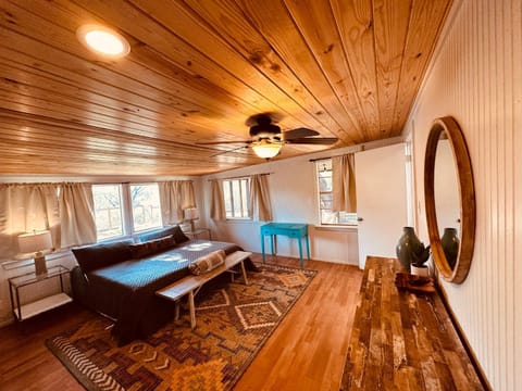 11th Street River House Bed and Breakfast in Bandera