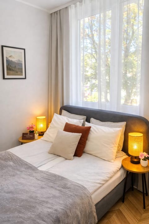 Bed, Bedroom