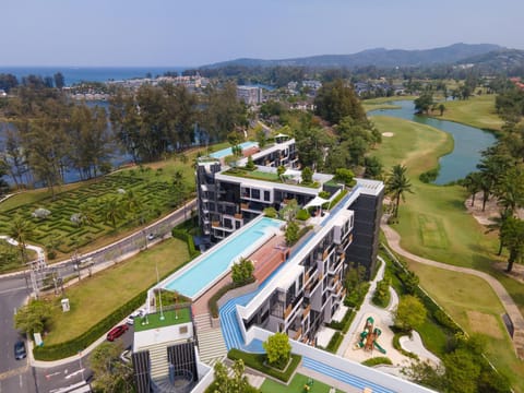 Property building, Neighbourhood, Natural landscape, Bird's eye view, Lake view, Mountain view, Pool view, River view, Swimming pool