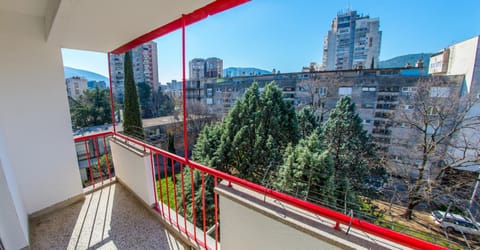 View (from property/room), Balcony/Terrace, City view