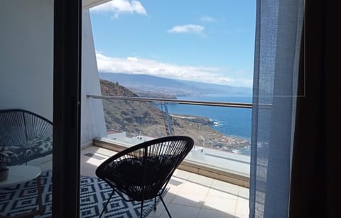 Natural landscape, Balcony/Terrace, Sea view