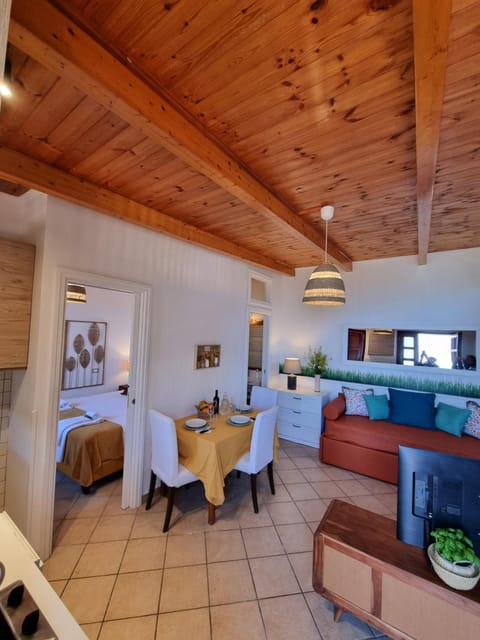 TV and multimedia, Living room, Photo of the whole room, Seating area