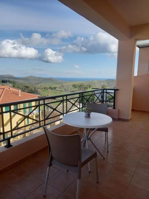 Patio, Day, Natural landscape, View (from property/room), Balcony/Terrace, Mountain view, Sea view