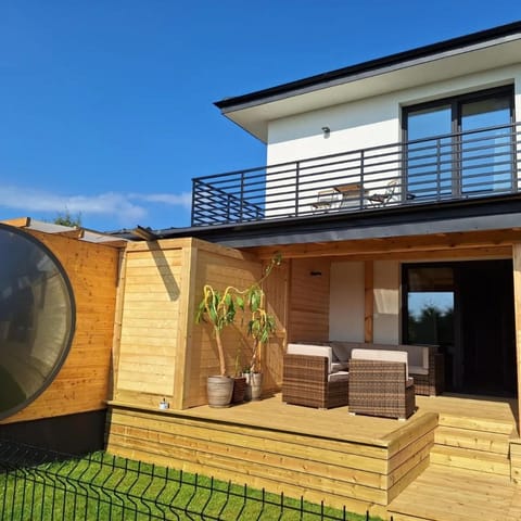 Property building, Patio, Day, Garden, View (from property/room), Balcony/Terrace, Garden view