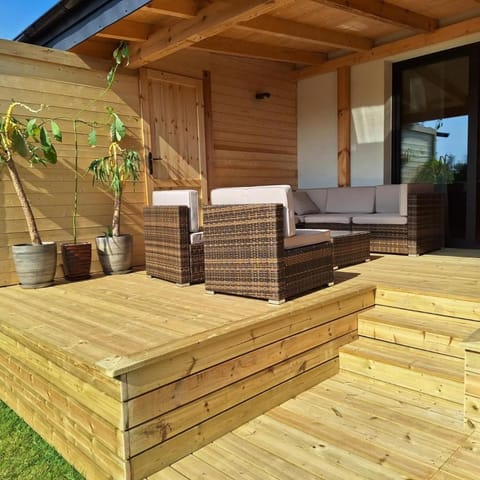 Patio, Day, Garden, Balcony/Terrace, Seating area, Garden view