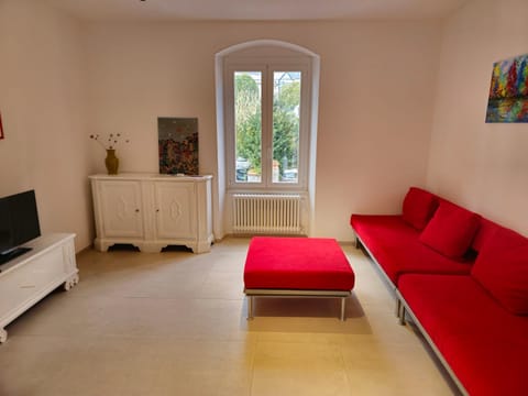 Communal lounge/ TV room, TV and multimedia, Living room