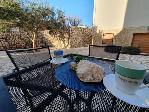 Patio, Balcony/Terrace