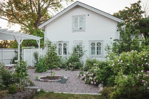 Property building, Garden