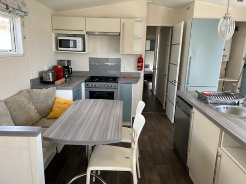 Kitchen or kitchenette, dishwasher, minibar, pet friendly