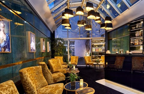 Lounge or bar