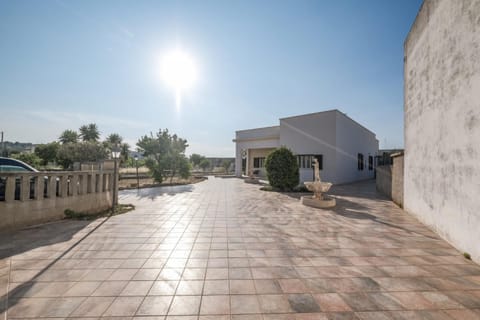 Property building, Neighbourhood
