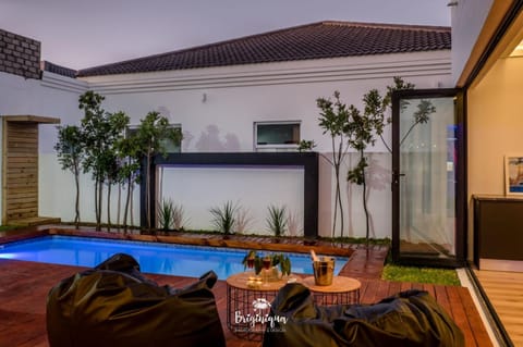 Garden, Evening entertainment, Garden view, Pool view, Swimming pool, sunbed