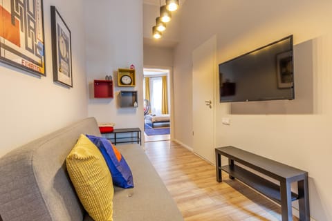 Communal lounge/ TV room, TV and multimedia, Living room, Seating area
