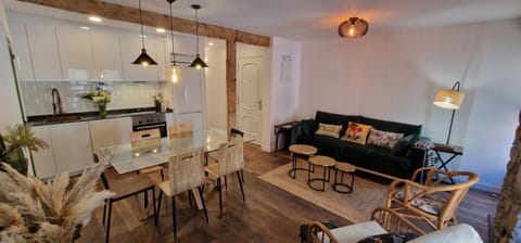 Kitchen or kitchenette, Living room, Dining area