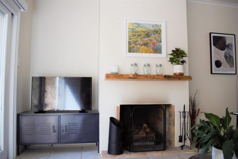 TV and multimedia, flat iron