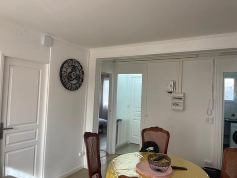 Grand Appartement spacieux à Évreux Apartment in Normandy