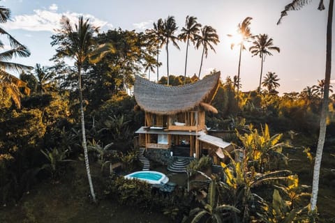 Makerti Bali~Bamboo House Villa in Selat