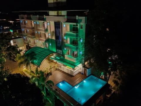 Property building, Swimming pool