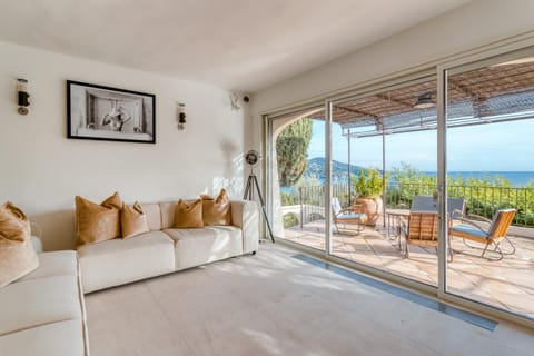 Patio, Day, Natural landscape, View (from property/room), Balcony/Terrace, Living room, Seating area, Mountain view, Sea view, air conditioner, air conditioner