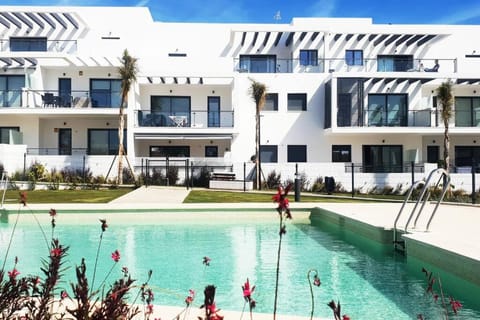 Property building, Garden, Swimming pool