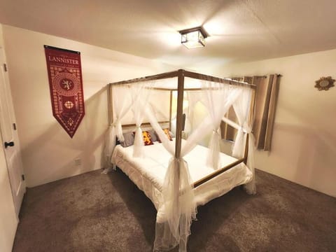 Westeros - GoT Themed Cabin in the Olympic Forest. Cabin in Forks