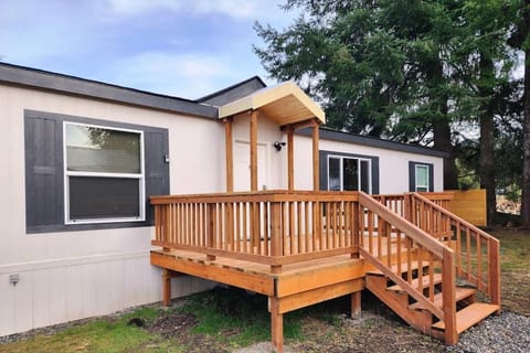 Westeros - GoT Themed Cabin in the Olympic Forest. Cabin in Forks