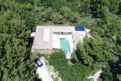 Property building, Natural landscape, Bird's eye view, Swimming pool