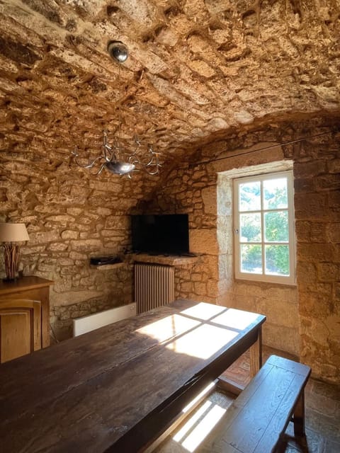 Communal lounge/ TV room, Dining area