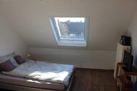 Bed, Living room, Bedroom