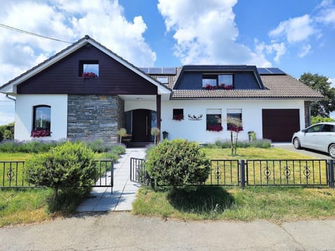 Lanonweye Bed and Breakfast in Wallonia, Belgium