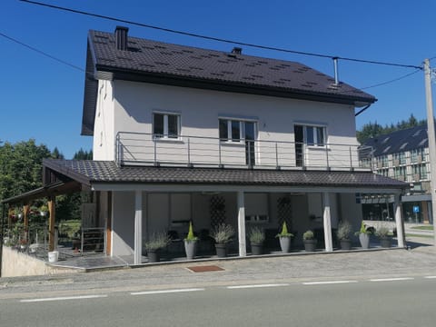 Property building, Day
